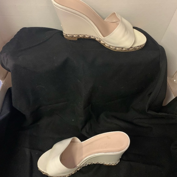 CHANEL PINK BEIGE CHAIN WEDGE MULES/SLIDES W/CHAIN SZ 36 - Picture 3 of 11